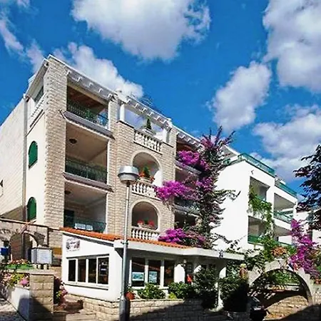 Apartment Branko & Anna *